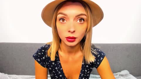 Snapshot of ellen_flow chatting on October 2, 2025, 9:33 pm ellen_flow online show from October 2, 2025, 9:33 pm