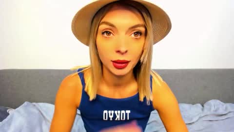 Snapshot of ellen_flow chatting on October 3, 2025, 9:34 pm ellen_flow online show from October 3, 2025, 9:34 pm