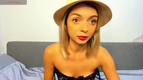 Snapshot of ellen_flow chatting on October 15, 2025, 9:48 pm ellen_flow online show from October 15, 2025, 9:48 pm