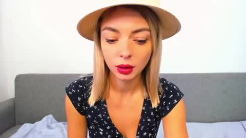 Snapshot of ellen_flow chatting on October 18, 2025, 1:12 pm ellen_flow online show from October 18, 2025, 1:12 pm