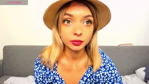 Snapshot of ellen_flow chatting on November 7, 2025, 9:26 pm ellen_flow online show from November 7, 2025, 9:26 pm