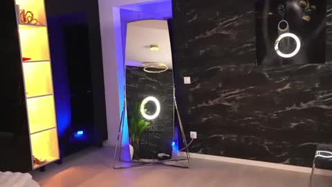 EllenKarter online show from January 19, 2025, 9:34 pm