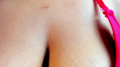  Ellie   online show from December 12, 2024, 5:59 pm