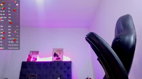  Ellie   online show from October 23, 2025, 12:15 pm