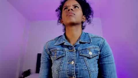  Ellie   online show from November 6, 2025, 12:28 pm