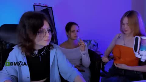 Snapshot of ellie_fire chatting on October 11, 2025, 7:01 pm Ellie online show from October 11, 2025, 7:01 pm