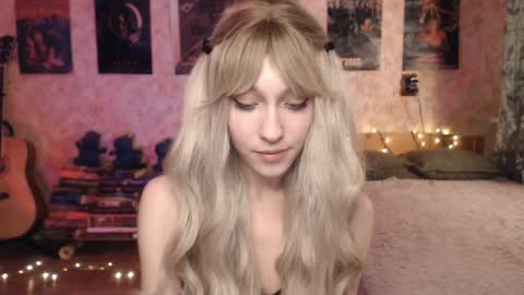ellie_friendly online show from January 15, 2025, 12:15 pm
