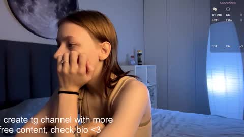 Snapshot of ellie_hollow chatting on October 26, 2025, 7:03 am Ellie online show from October 26, 2025, 7:03 am