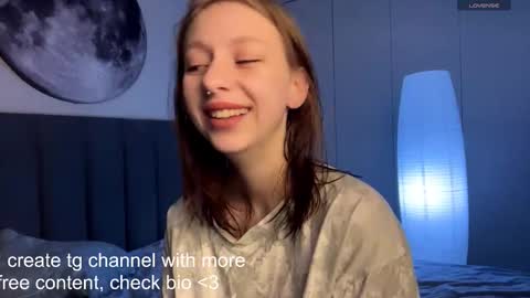 Snapshot of ellie_hollow chatting on November 1, 2025, 7:21 am Ellie online show from November 1, 2025, 7:21 am