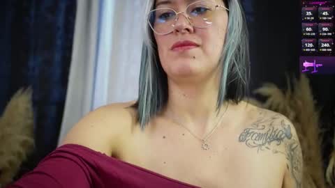 Snapshot of ellie_ramos chatting on November 6, 2025, 1:45 pm Ellie Ramos online show from November 6, 2025, 1:45 pm