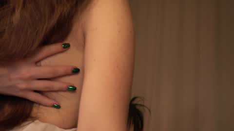 Snapshot of elliephant_ chatting on December 13, 2024, 1:55 pm just Emily online show from December 13, 2024, 1:55 pm