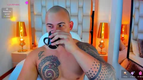 E L L I O T    V E L E Z online show from November 16, 2025, 12:22 pm