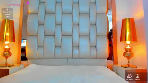 E L L I O T    V E L E Z online show from November 27, 2025, 9:06 pm