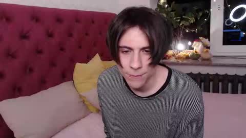 ellis_rin online show from November 22, 2025, 8:41 pm