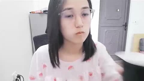 ellsa9x online show from October 13, 2025, 2:22 am