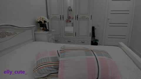 Snapshot of elly_cute_ chatting on December 30, 2024, 3:47 am Elly Cute  online show from December 30, 2024, 3:47 am