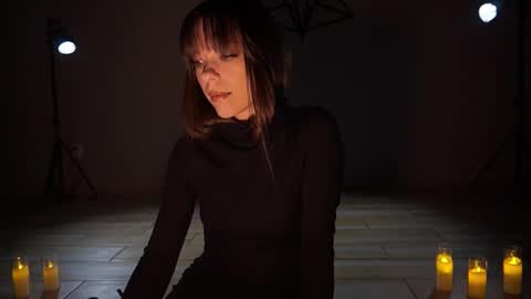 Snapshot of elly_fry chatting on December 21, 2024, 9:25 pm Art Place online show from December 21, 2024, 9:25 pm