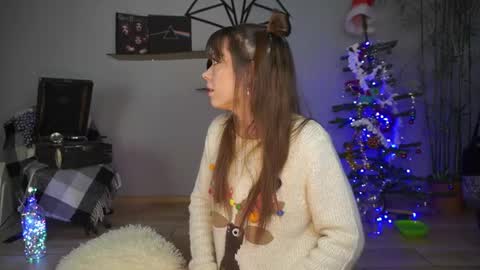 Snapshot of elly_fry chatting on December 31, 2024, 10:01 pm Art Place online show from December 31, 2024, 10:01 pm