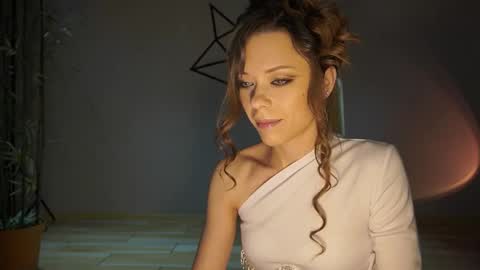 Snapshot of elly_fry chatting on February 7, 2025, 7:06 pm Art Place online show from February 7, 2025, 7:06 pm