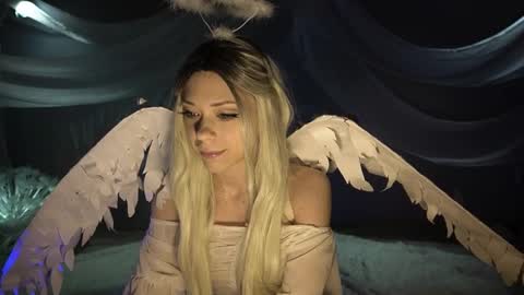 Snapshot of elly_fry chatting on February 22, 2025, 7:58 pm Art Place online show from February 22, 2025, 7:58 pm