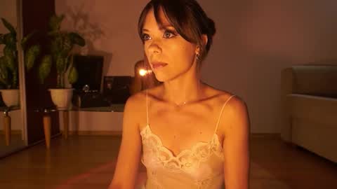 Snapshot of elly_fry chatting on September 20, 2025, 5:03 pm Art Place online show from September 20, 2025, 5:03 pm