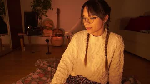 Snapshot of elly_fry chatting on November 15, 2025, 8:38 pm Art Place online show from November 15, 2025, 8:38 pm