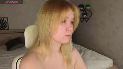 ellya_castro online show from October 21, 2025, 12:55 am