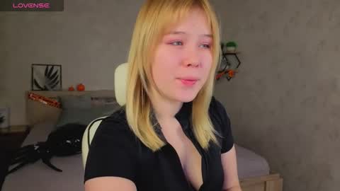 ellya_castro online show from October 23, 2025, 1:27 am