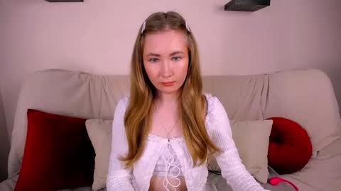 Elly online show from November 11, 2025, 2:55 am