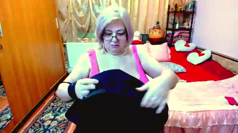 Snapshot of ellyhot53 chatting on February 26, 2025, 3:52 pm ellyhot53 online show from February 26, 2025, 3:52 pm