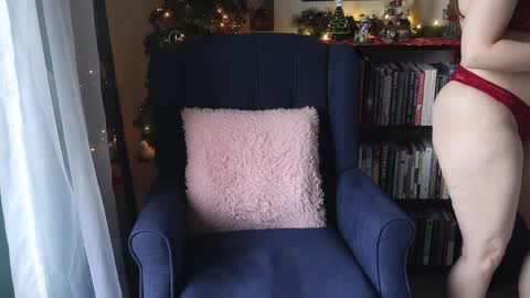 Snapshot of ellynaomi chatting on December 15, 2024, 4:26 pm Elly Naomi online show from December 15, 2024, 4:26 pm