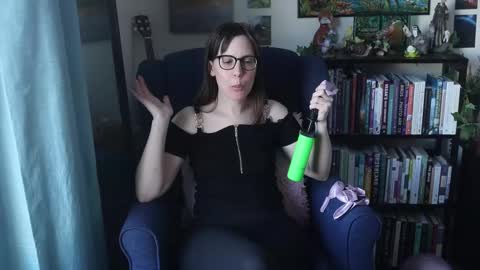 Snapshot of ellynaomi chatting on February 21, 2025, 10:15 pm Elly Naomi online show from February 21, 2025, 10:15 pm