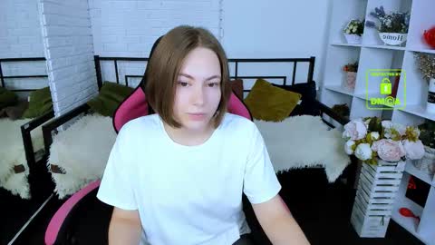 Snapshot of elma_lily chatting on September 24, 2025, 6:17 am elma_lily online show from September 24, 2025, 6:17 am