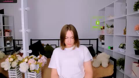 Snapshot of elma_lily chatting on November 28, 2025, 7:22 am elma_lily online show from November 28, 2025, 7:22 am