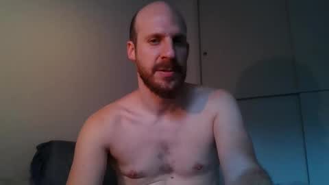 Snapshot of elmatirestrepo chatting on January 7, 2025, 10:52 pm Mati Restrepo online show from January 7, 2025, 10:52 pm