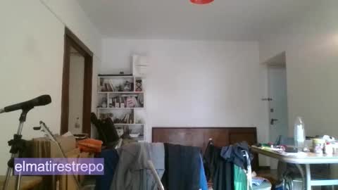 Snapshot of elmatirestrepo chatting on December 14, 2025, 1:49 pm Mati Restrepo online show from December 14, 2025, 1:49 pm