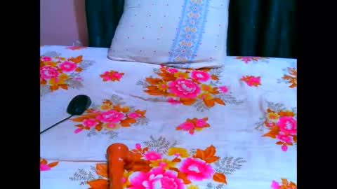 elodielynn online show from September 21, 2025, 6:48 am