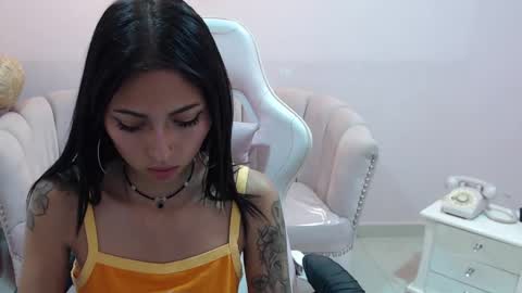 Elody  online show from February 5, 2025, 3:23 am