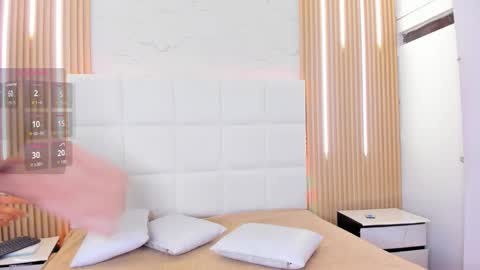 elody_rousse online show from November 21, 2025, 12:04 pm