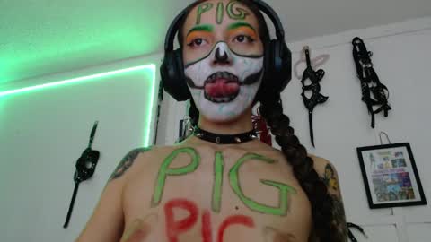 Snapshot of eloise_brown_ chatting on January 20, 2025, 1:39 am Chelsea Please help me to reach 100 thumbs up online show from January 20, 2025, 1:39 am