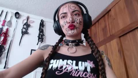 Snapshot of eloise_brown_ chatting on January 20, 2025, 9:32 pm Chelsea Please help me to reach 100 thumbs up online show from January 20, 2025, 9:32 pm
