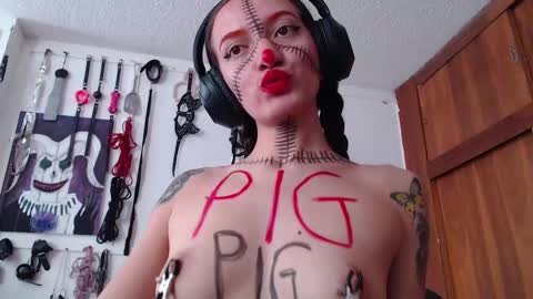 Snapshot of eloise_brown_ chatting on January 22, 2025, 8:38 pm Chelsea Please help me to reach 100 thumbs up online show from January 22, 2025, 8:38 pm