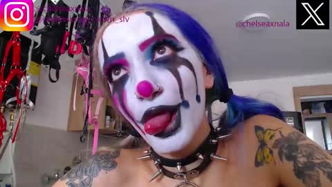 Snapshot of eloise_brown_ chatting on September 18, 2025, 4:53 pm Chelsea Please help me to reach 100 thumbs up online show from September 18, 2025, 4:53 pm