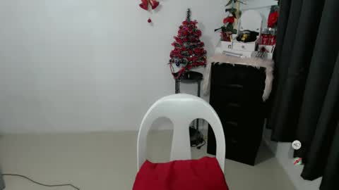 Snapshot of elora_charming chatting on January 8, 2025, 2:14 pm elora_charming online show from January 8, 2025, 2:14 pm