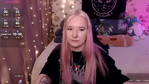 Snapshot of elovinora chatting on December 2, 2024, 10:01 pm Ela give me a thumbs up if you like it and this is important for the development of the account online show from December 2, 2024, 10:01 pm