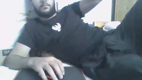 Snapshot of elphotographermedo chatting on November 3, 2025, 7:59 pm Mr.M online show from November 3, 2025, 7:59 pm