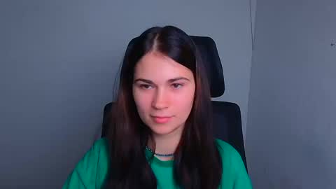 Snapshot of elsa_mur chatting on December 5, 2024, 7:38 pm Elsa online show from December 5, 2024, 7:38 pm