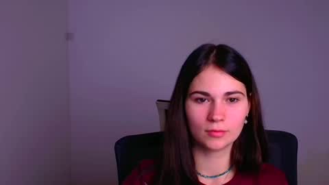 Snapshot of elsa_mur chatting on December 18, 2024, 7:19 pm Elsa online show from December 18, 2024, 7:19 pm