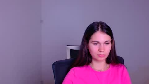 Snapshot of elsa_mur chatting on January 3, 2025, 10:29 pm Elsa online show from January 3, 2025, 10:29 pm