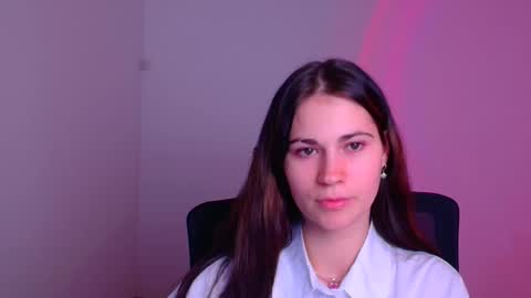 Snapshot of elsa_mur chatting on January 22, 2025, 10:37 pm Elsa online show from January 22, 2025, 10:37 pm